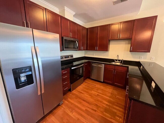 Foto del edificio - 221 Delmont St