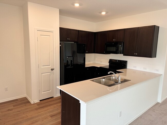 Building Photo - 212 The Good Wy