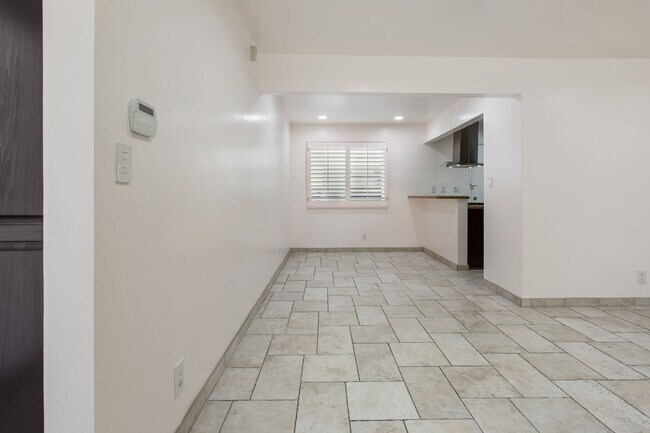 Dining room - 116 Driftwood St