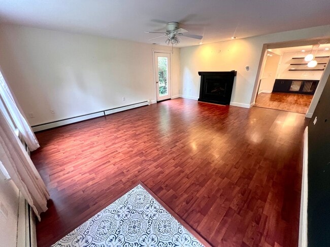Building Photo - Pittsburgh - 3 Bedroom 1.5 Bathroom - Upda...