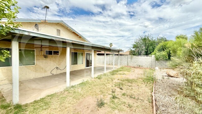 Foto del edificio - 5625 W Campo Bello Dr