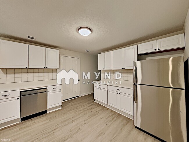 Foto del edificio - 3 br, 1 bath House - 1092 Rebel Forest Dr