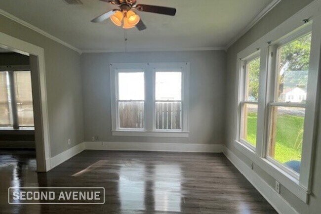 Foto del edificio - 223 10th Ave N
