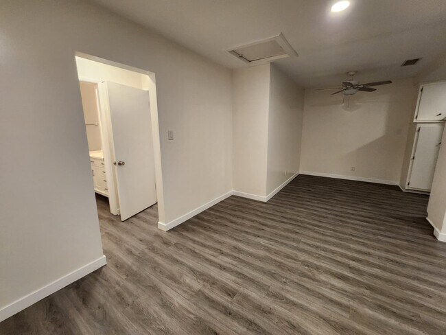 Foto del edificio - 701 S Osage Ave