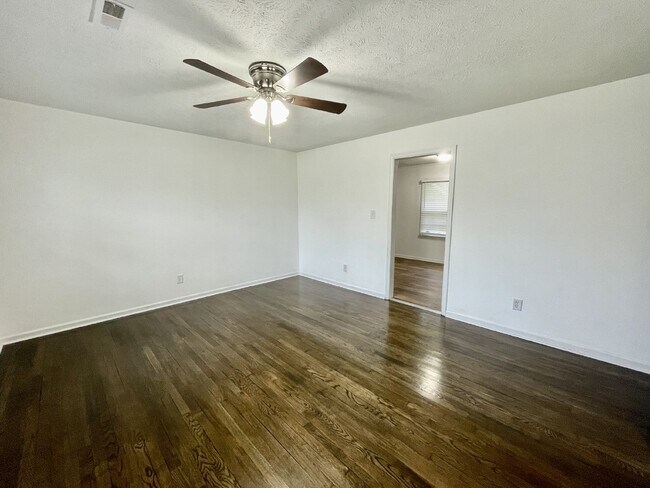 Foto del edificio - 3 Bed, 2 Bath Nest Near Cape Fear Valley