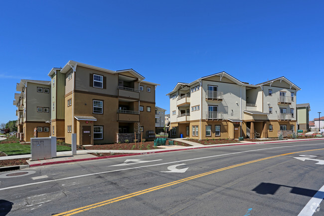 Building Photo - Avery Gardens Apartments