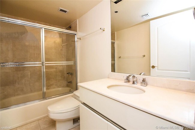 Building Photo - 5757 Collins Ave
