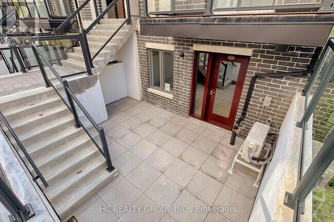 Building Photo - 3425 Sheppard Ave E
