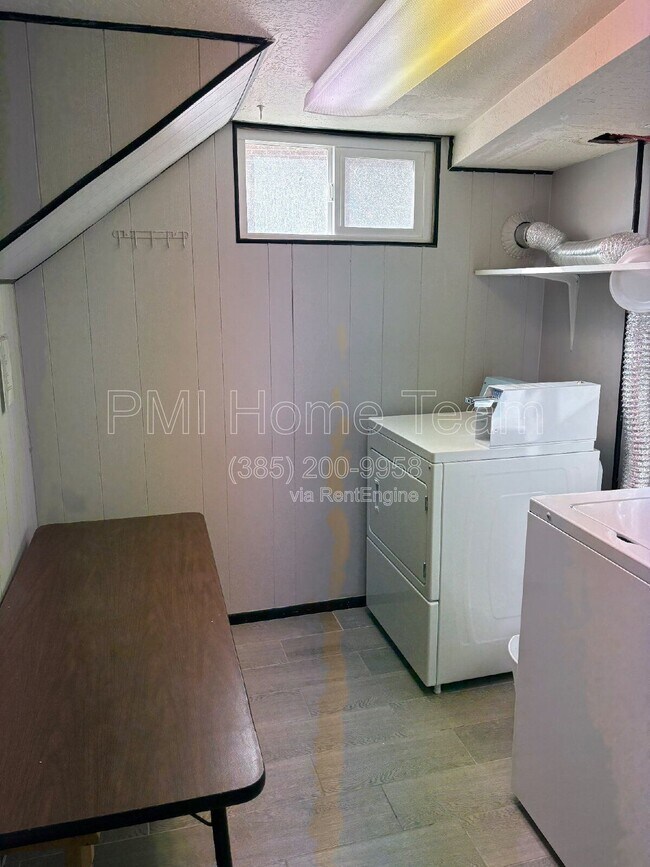 Foto del edificio - 168 Ross Dr