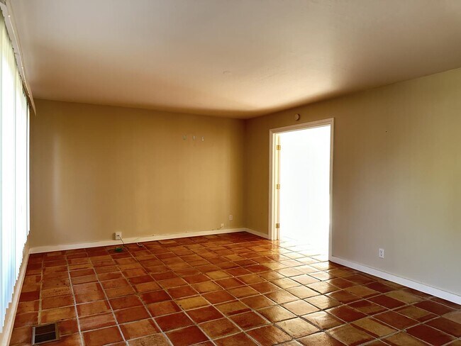 Building Photo - 15790 Rica Vista Way