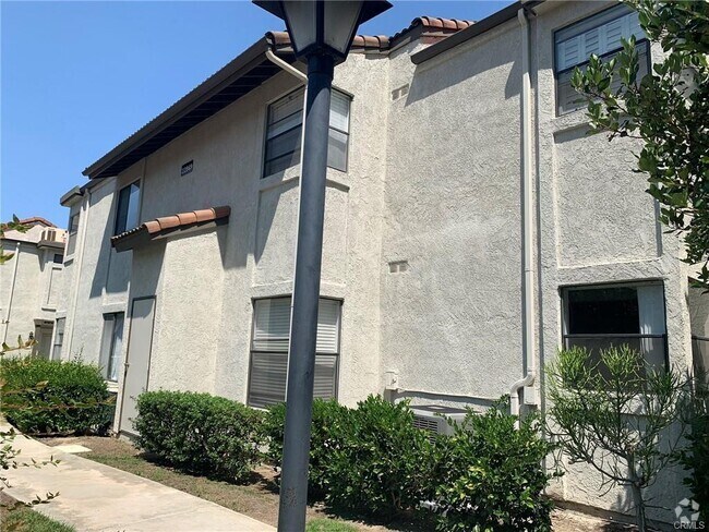 Building Photo - 22869 Hilton Head Dr