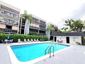Building Photo - 1021 Mockingbird Ln