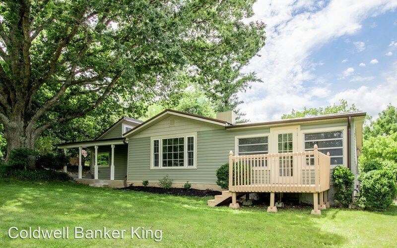 Foto principal - 3 br, 2 bath House - 61 Overlook Road
