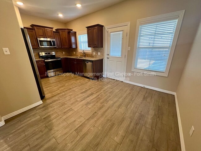 Foto del edificio - 9921 Landry Dr