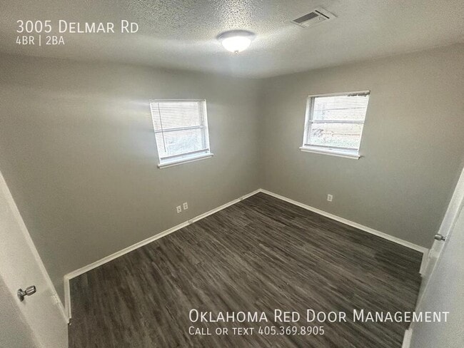 Building Photo - 3005 Delmar Rd