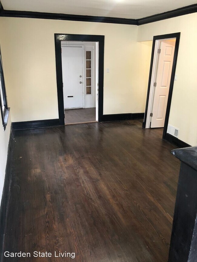 Building Photo - 4 br, 2 bath House - 162 Columbia Avenue