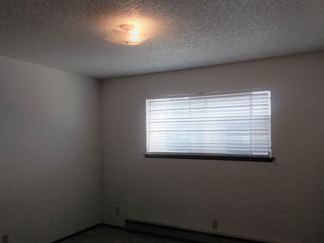Building Photo - 407 Oregon St