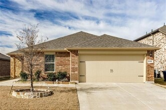 Building Photo - 1101 Emerald Dr