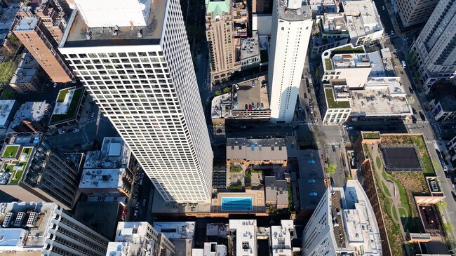 Foto del edificio - 1030 N State St