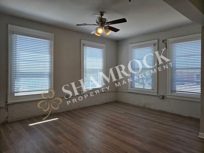Foto del edificio - 1307 Austin Ave