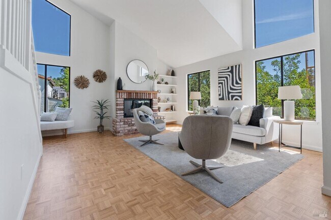 Foto del edificio - Lovely 2bd/1.5ba Townhome in Heart of San Anselmo