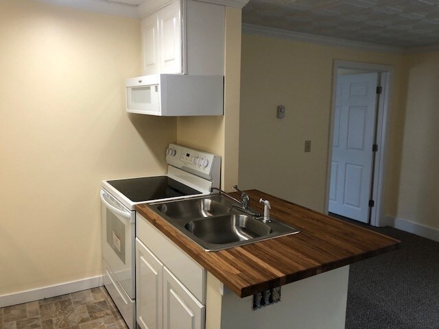 Building Photo - 23 Ashuelot St