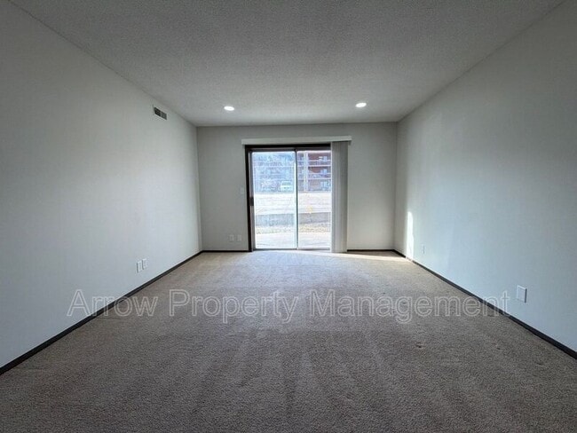 Building Photo - 649 S 18th St