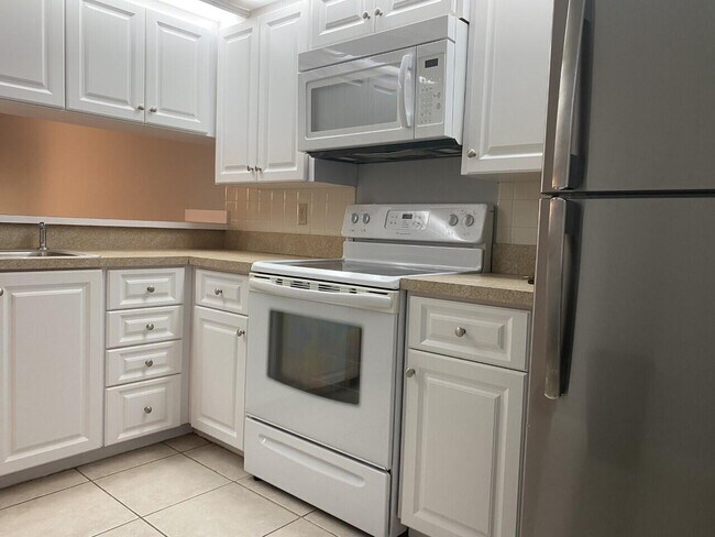 Foto del edificio - 3507 Village Blvd