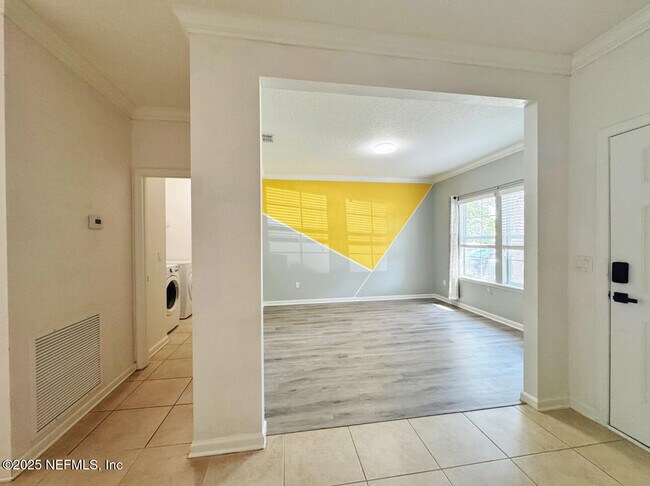 Building Photo - 8953 Devon Pines Dr