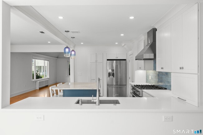Foto del edificio - 25 Crescent Bluff Ave