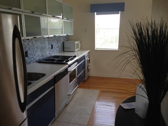 Building Photo - 1521 Lenox Ave