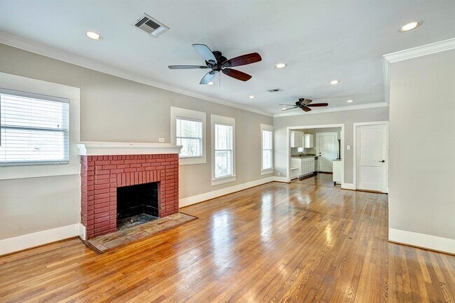 Foto del edificio - 1236 W Gray St