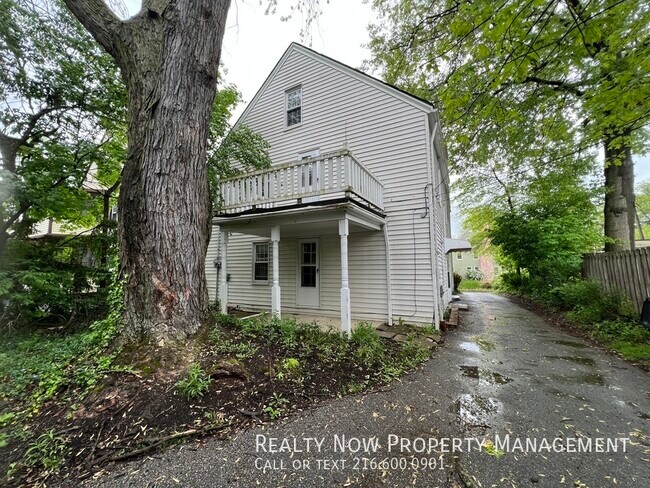 Foto del edificio - 3638 Glencairn Rd