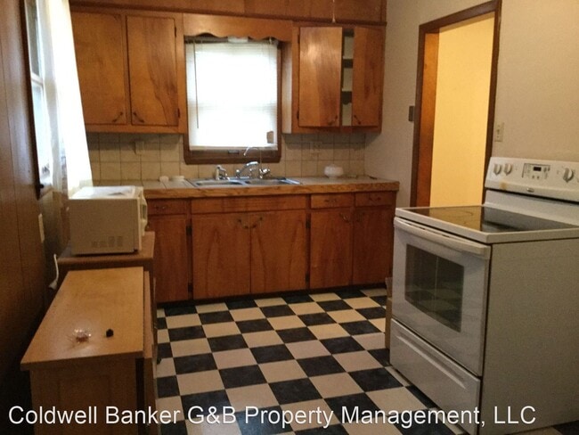 Building Photo - 1 br, 1 bath House - 436 NE Arter