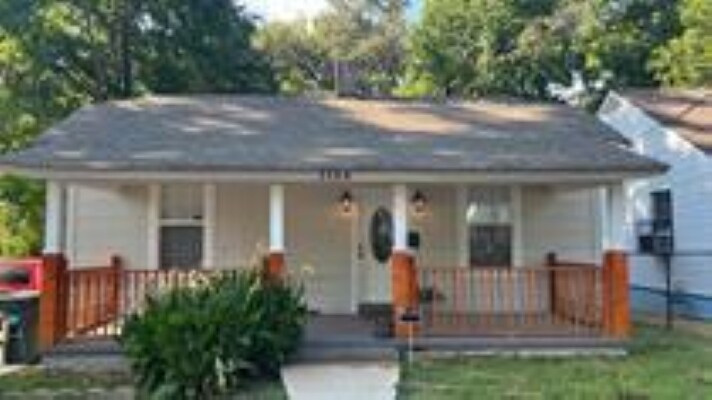 Primary Photo - 3166 Pershing Ave