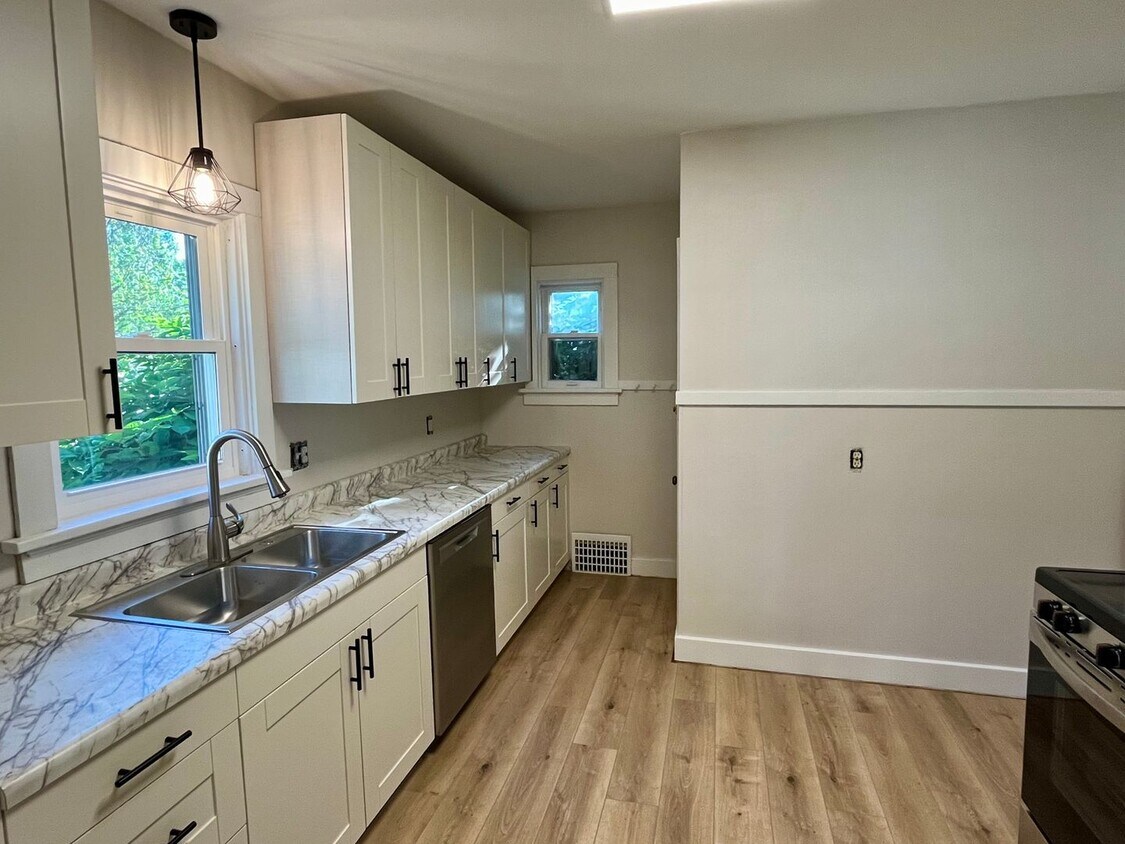 Primary Photo - 322 N 2nd Ave