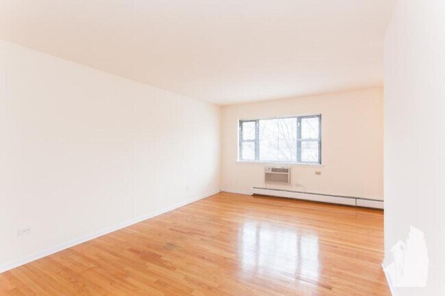 Foto del edificio - 550 W Oakdale Ave