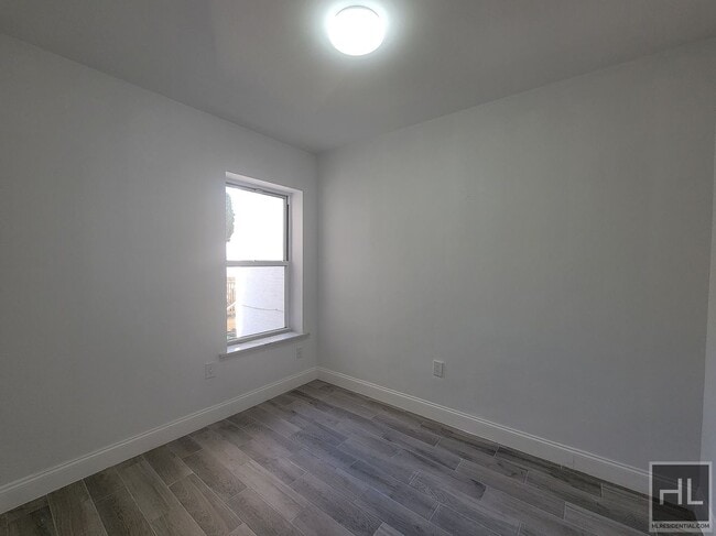 Foto del edificio - 184 Battery Ave