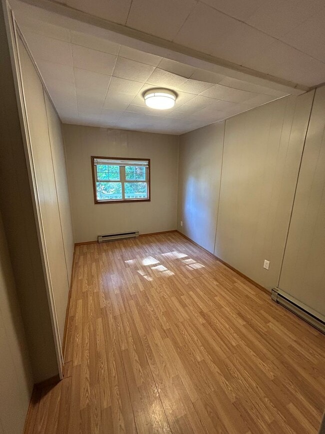 Building Photo - Two Bedroom One Bathroom House for Rent with Large Yard