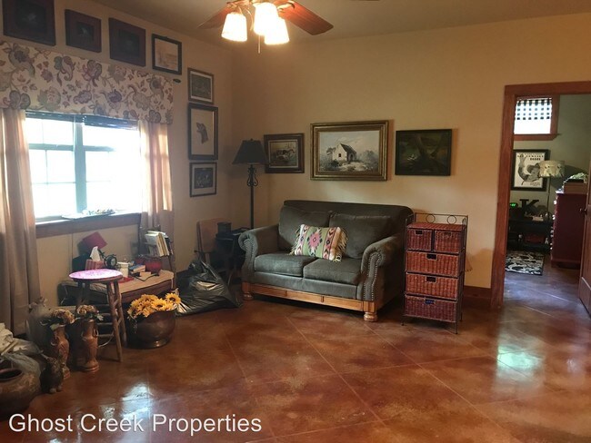 Building Photo - 2 br, 2 bath House - 1511 Pecan St