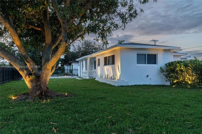 Foto del edificio - 1331 NE 160th St