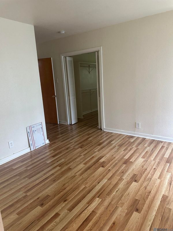 Foto del edificio - 9161 Meadowood St