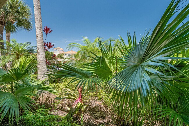 Foto del edificio - 5025 Harmony Cir