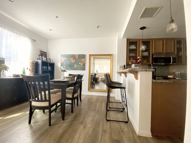 Dining Room, Bar and Kitchen - 119 Danbrook