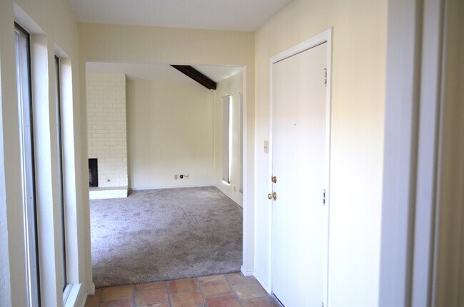 Foto del edificio - 5113 Ashdown Pl