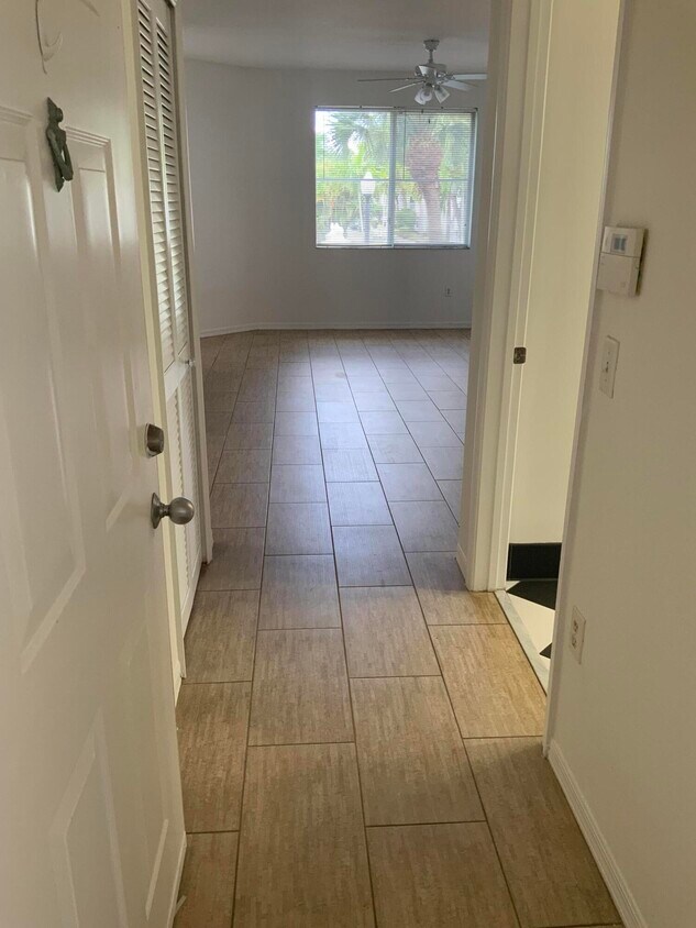 Foto principal - 11011 Legacy Ln
