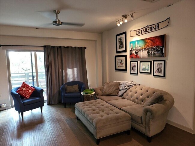 Foto del edificio - 3600 S Lamar Blvd
