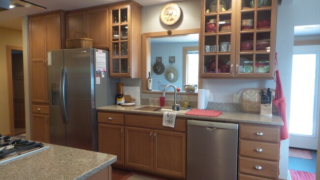 Foto del edificio - APPLICATION PENDING - 2 Bedroom House for ...