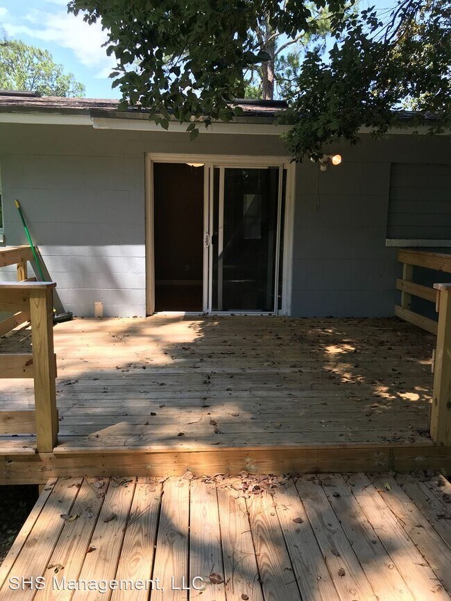 Building Photo - 4 br, 2 bath House - 201 Juniper Drive