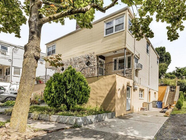 Building Photo - 59 Raybrook Rd
